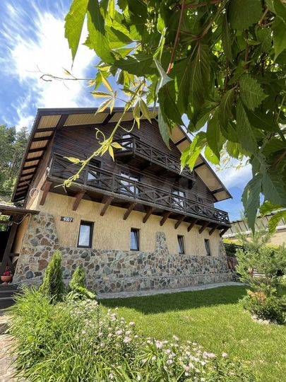 Дом 300 м² на участке 10 сот.