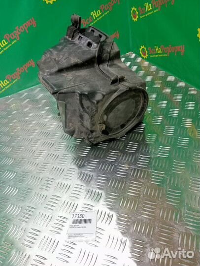 Корпус воздушного фильтра Ford Focus 2 седан 1.8