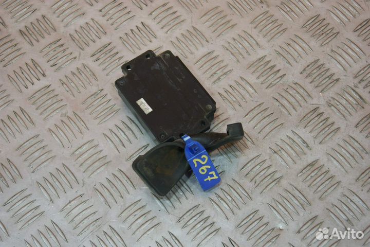 Блок предохранителей 26021-1081 Kawasaki ZZR400-1