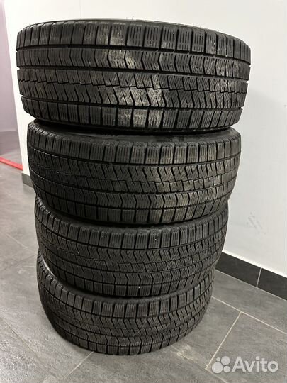 Bridgestone Blizzak Ice 225/45 R19