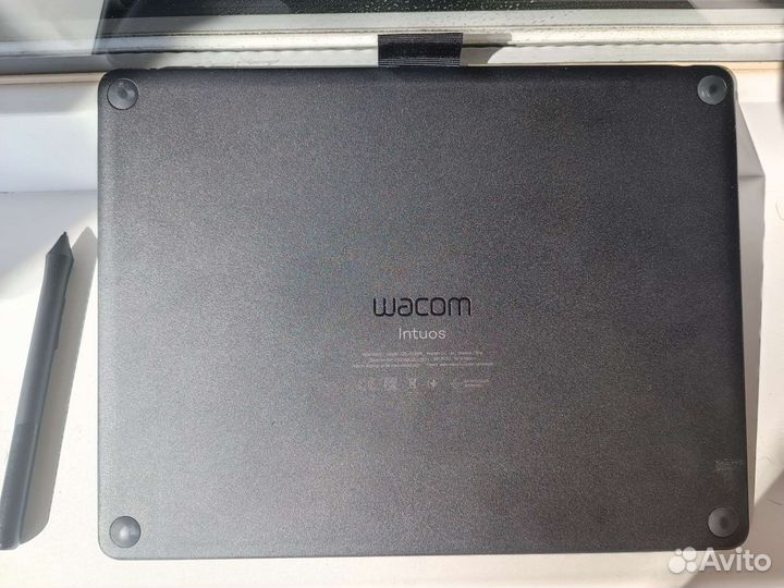 Графический планшет Wacom Intuos M