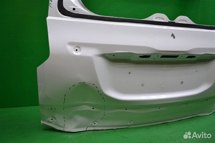Дверь багажника Mitsubishi Pajero Sport 3