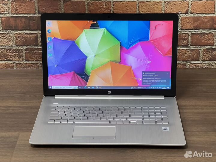 Большой и мощный HP 17,3 i3 8GB озу SSD