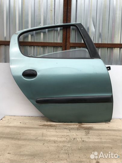 Дверь задняя правая Peugeot 206