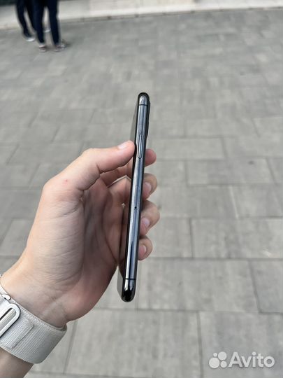 iPhone 11 Pro, 64 ГБ