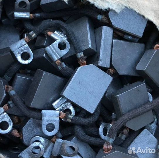 Щетка генератора газ-21