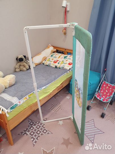 Защитный бортик в кроватку