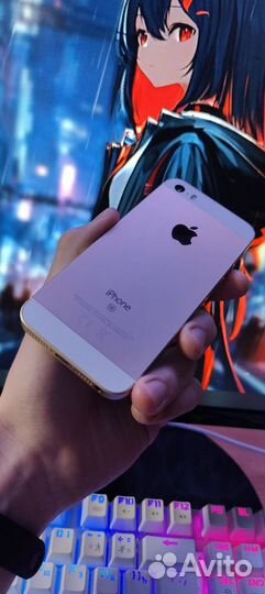 iPhone SE, 128 ГБ