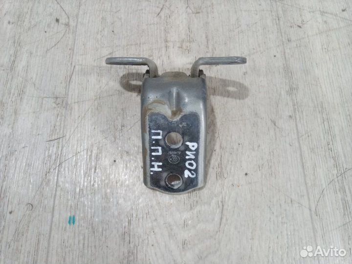 Петля двери передняя правая Kia Rio 2 2005-2011