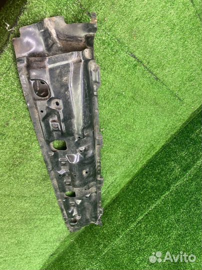 Балка крыши поперечная Mitsubishi Airtrek 5579