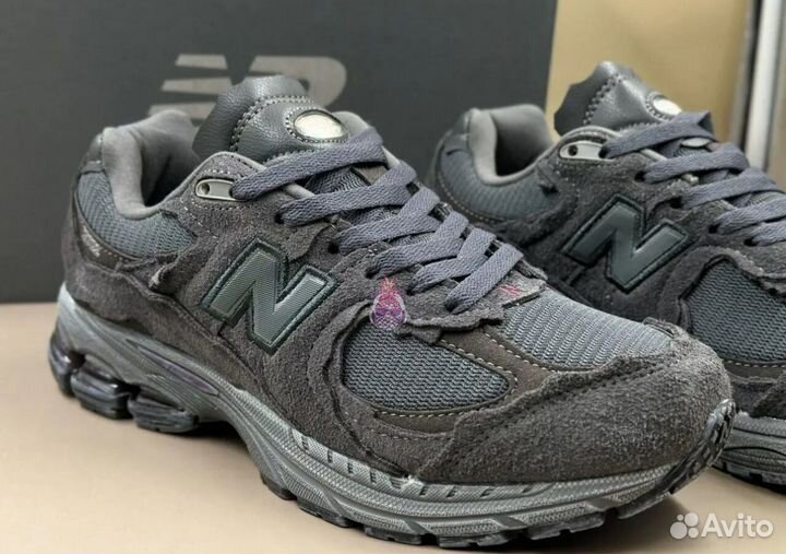 Кроссовки New Balance 2002R темные
