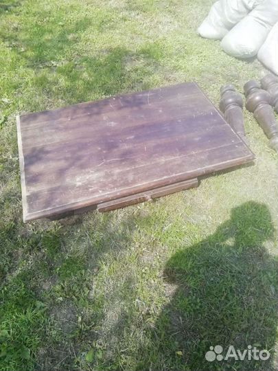 Старинный антикварный стол