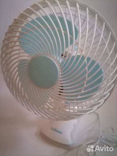 Вентилятор настольный с прищепкой