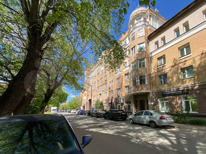 2-к. квартира, 70,8 м², 1/6 эт.