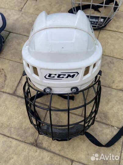 Хоккейный шлем