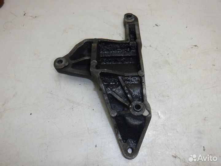 Кронштейн генератора Mazda Tribute