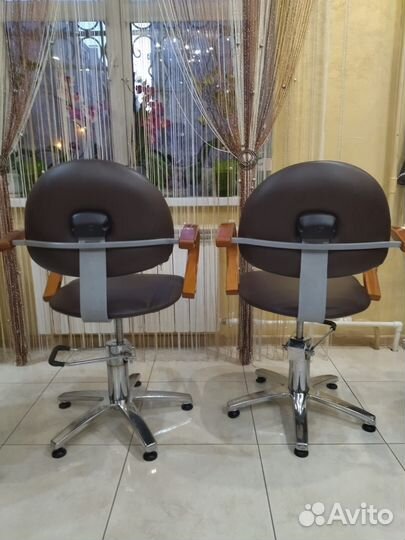 Парикмахерское кресло бу