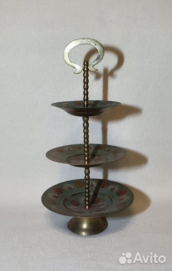 Этажерка, фруктовница. Индия, латунь
