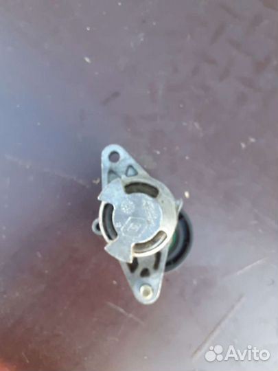 Натяжитель ремня генератора Рено Лагуна 2 1.6 16v