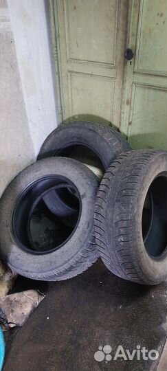 Bridgestone Ice Cruiser 7000 235/65 R17