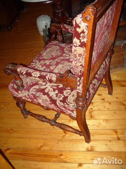 Кресло старинное