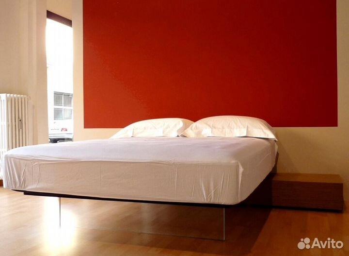 Парящая кровать с подсветкой