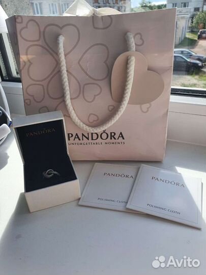 Серебряное кольцо пандора