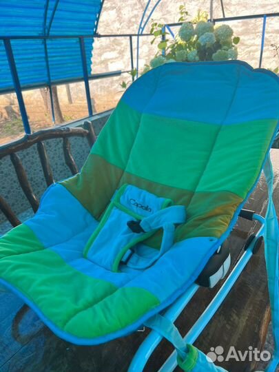 Шезлонг детский