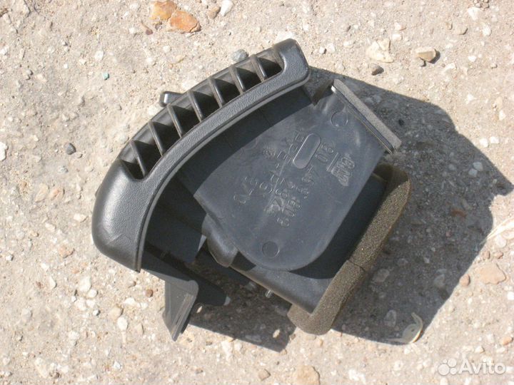 Дефлектор отопителя правый Opel Vectra B