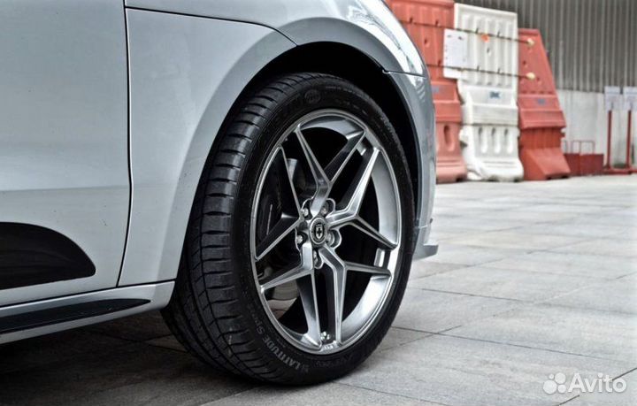 Кованые диски в стиле HRE для Porsche Cayenne R21