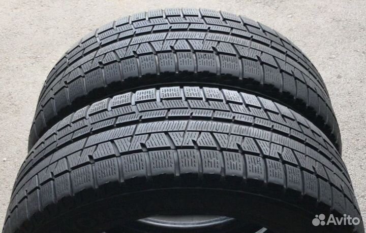 Yokohama Ice Guard IG50 215/60 R16