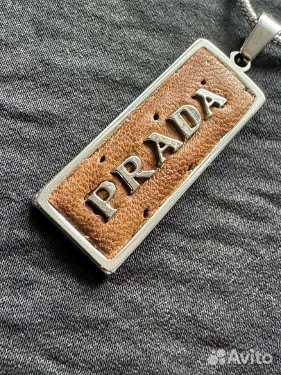 Колье Prada оригинал подвеска кулон кожа