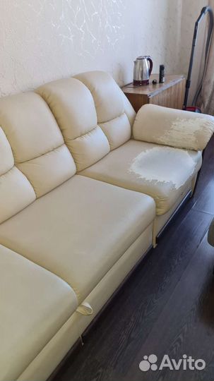 Кожаный угловой диван бу