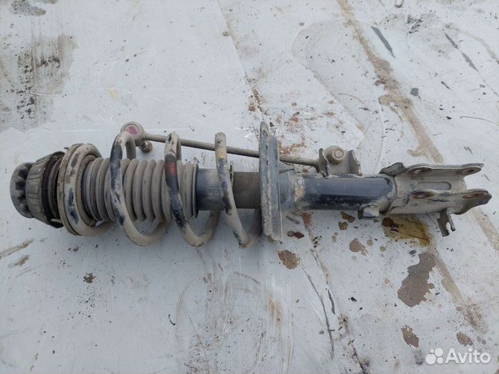 Стойка правая левая всборе Solaris Rio