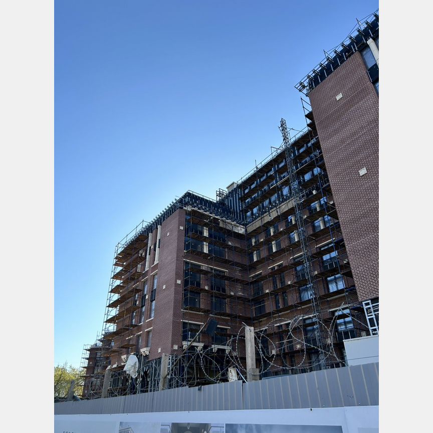 2-к. квартира, 83 м², 8/9 эт.
