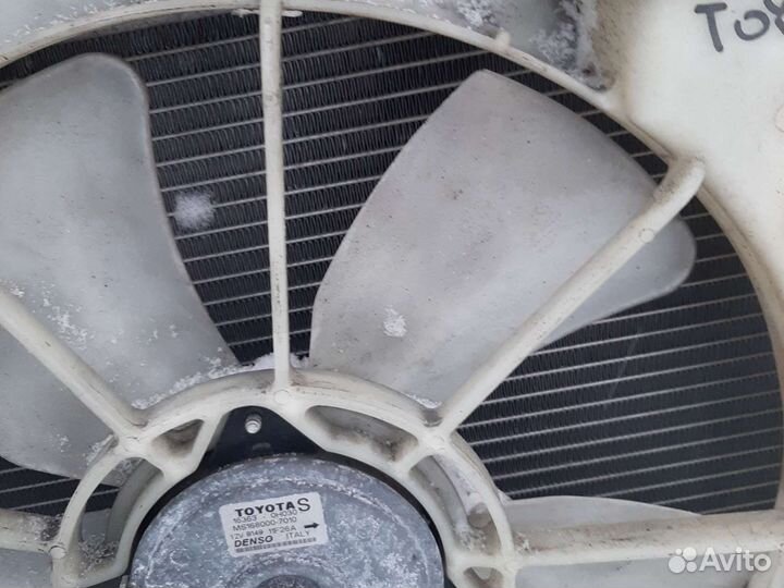 Радиатор Тойота Авенсис 2 оригинал 1.8i