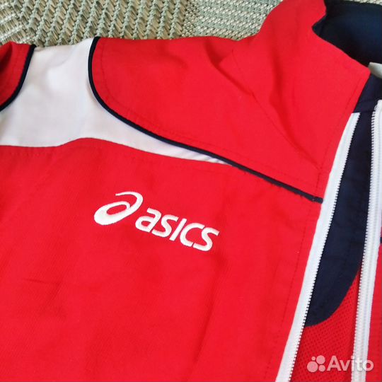 Куртка легкая Asics р.44-46, рост 158-170