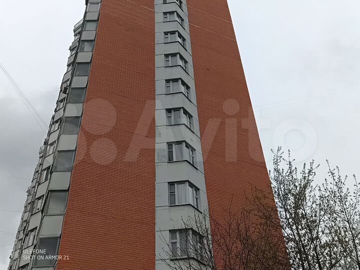 Доля в 3-к. квартире, 75,7 м², 8/17 эт.