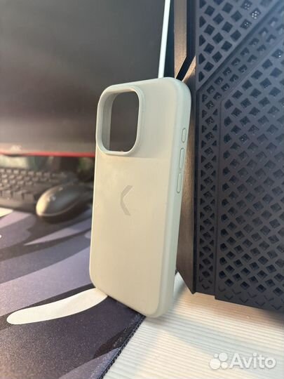 Чехол на iPhone 15 pro commo