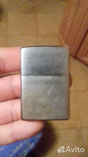 Продам зажигалку zippo 2000г.в