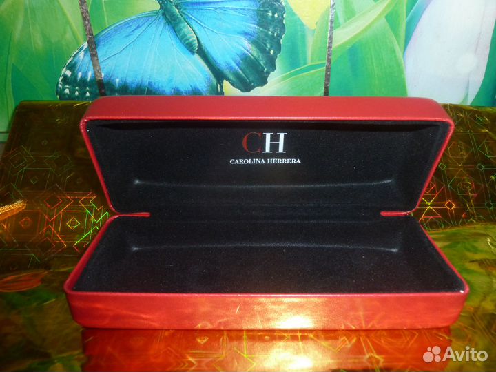 Новый футляр для очков carolina herrera