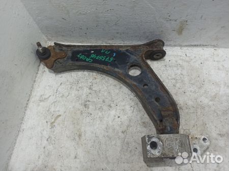 Рычаг передний левый