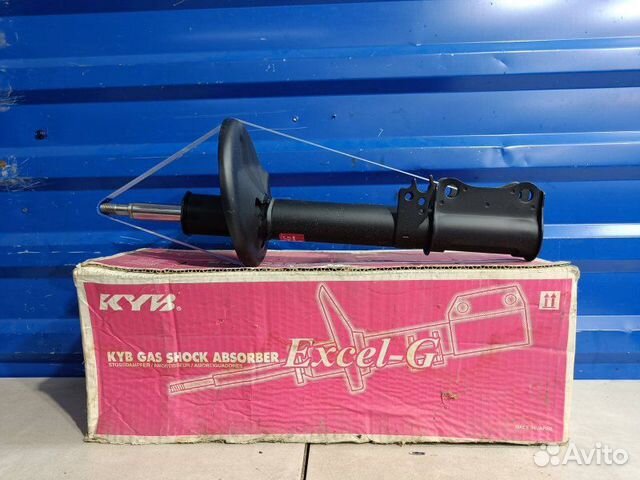 Амортизатор задний левый Toyota Camry MCV20