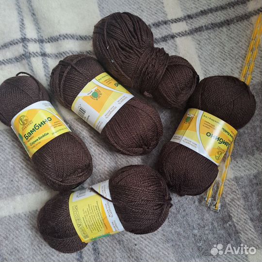 Пряжа полушерсть коричневая