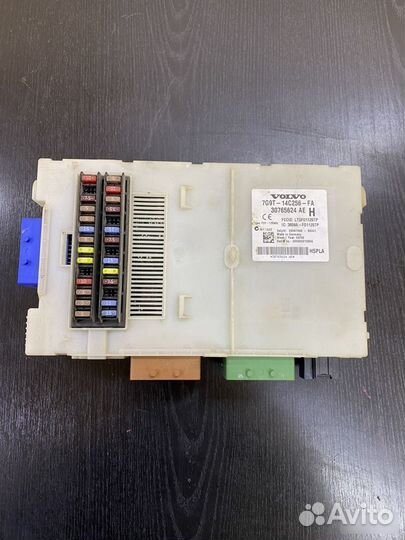 Блок предохранителей Volvo Xc70