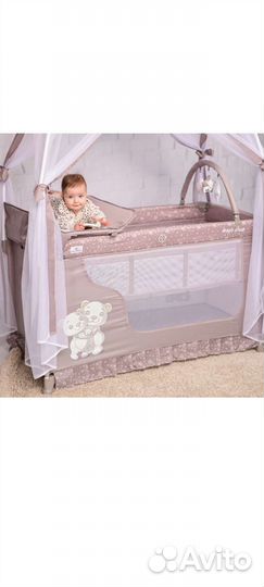 Складная кроватка с пеленальным столиком