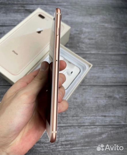 Телефон iPhone 8 plus gold