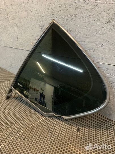 Форточка двери задняя левая Bmw 520I F10 N20 2015