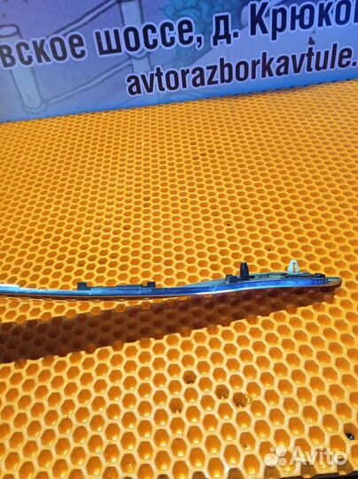 Молдинг капота Skoda Fabia