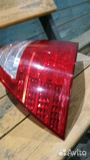 Фонарь задний левый на Toyota Corolla